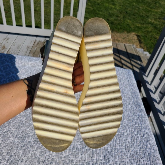 Steve Madden Surfside Vintage Platform Metallic Gold Sandal - Picture 9 of 13